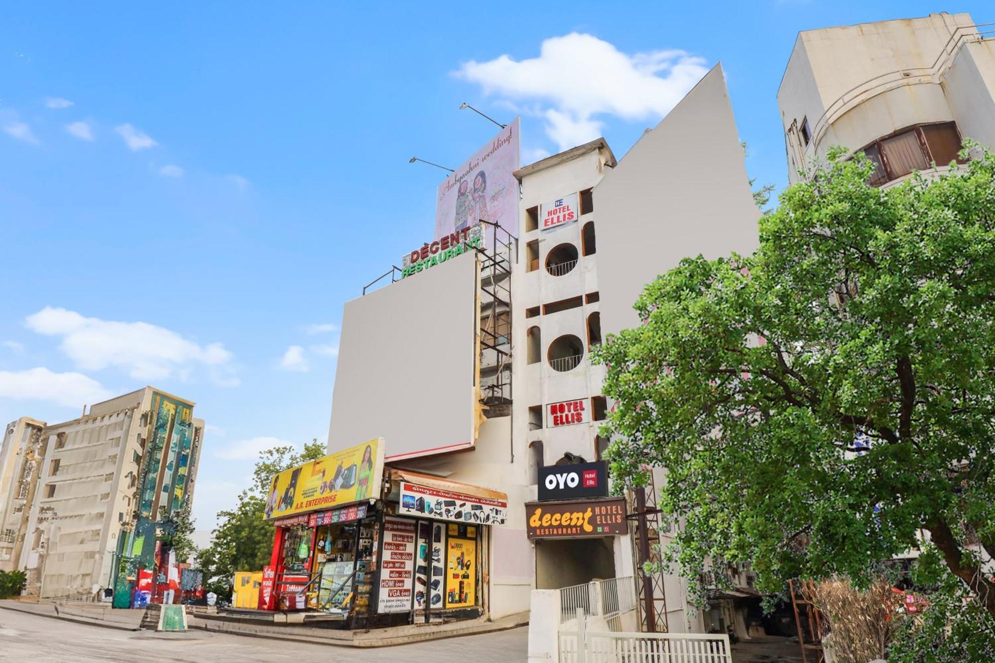 Hotel O Ellis Ahmedabad Exterior foto
